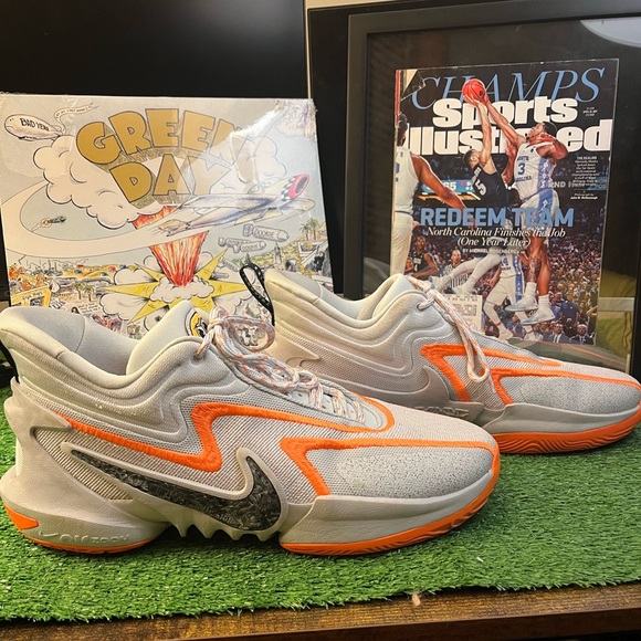 Nike Cosmic Unity - Picture 1 of 4